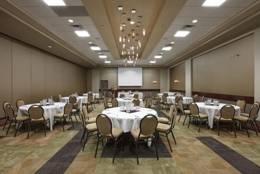 Viscount Gort Hotel 42/53