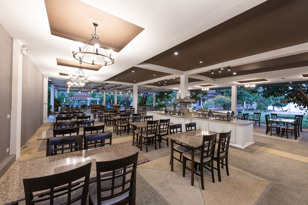 Blue Beach Grand Resort and Spa 32/48