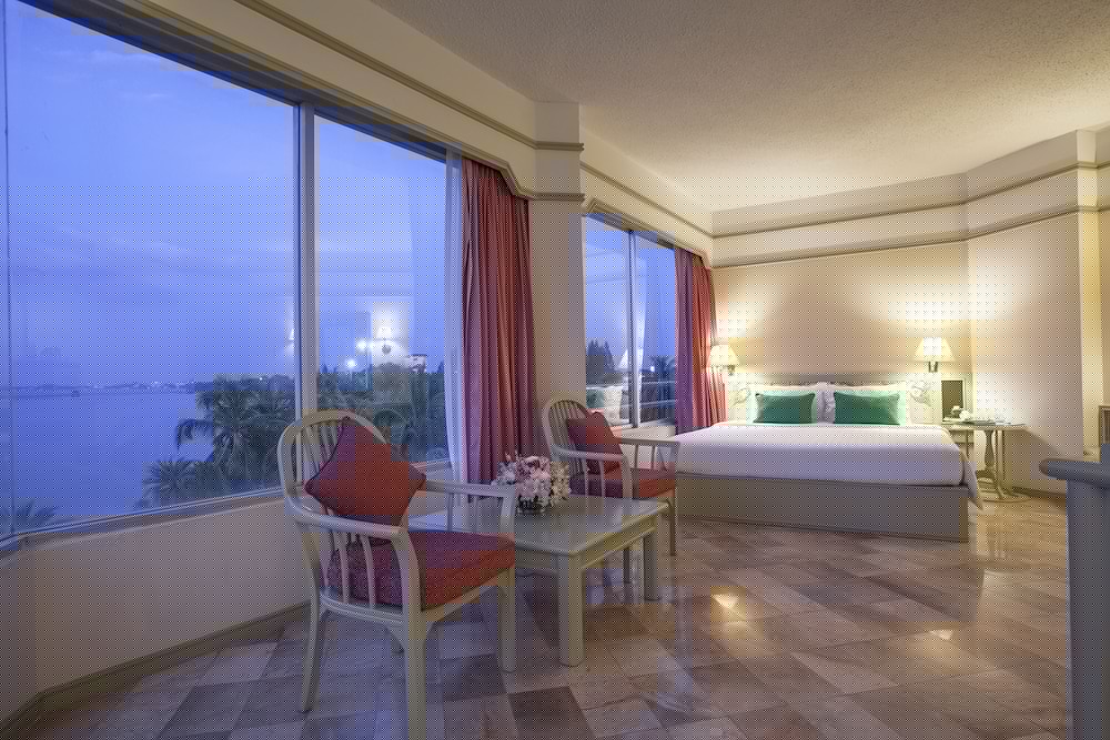 Cholchan Pattaya Beach Resort 56/74