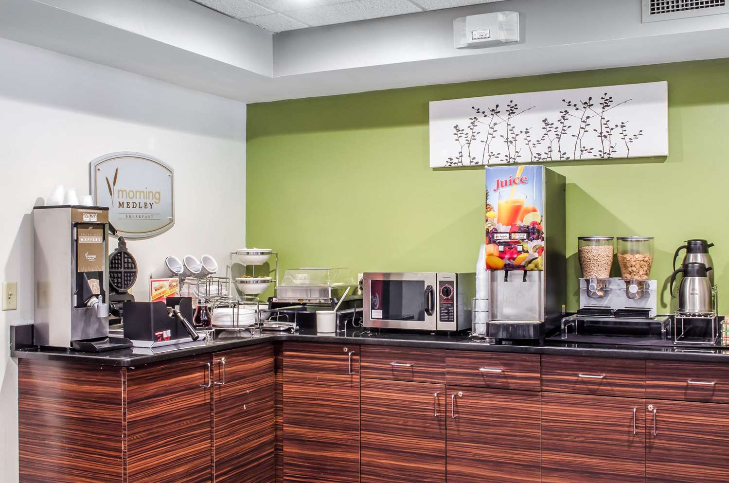 Sleep Inn And Suites Bensalem 4/33