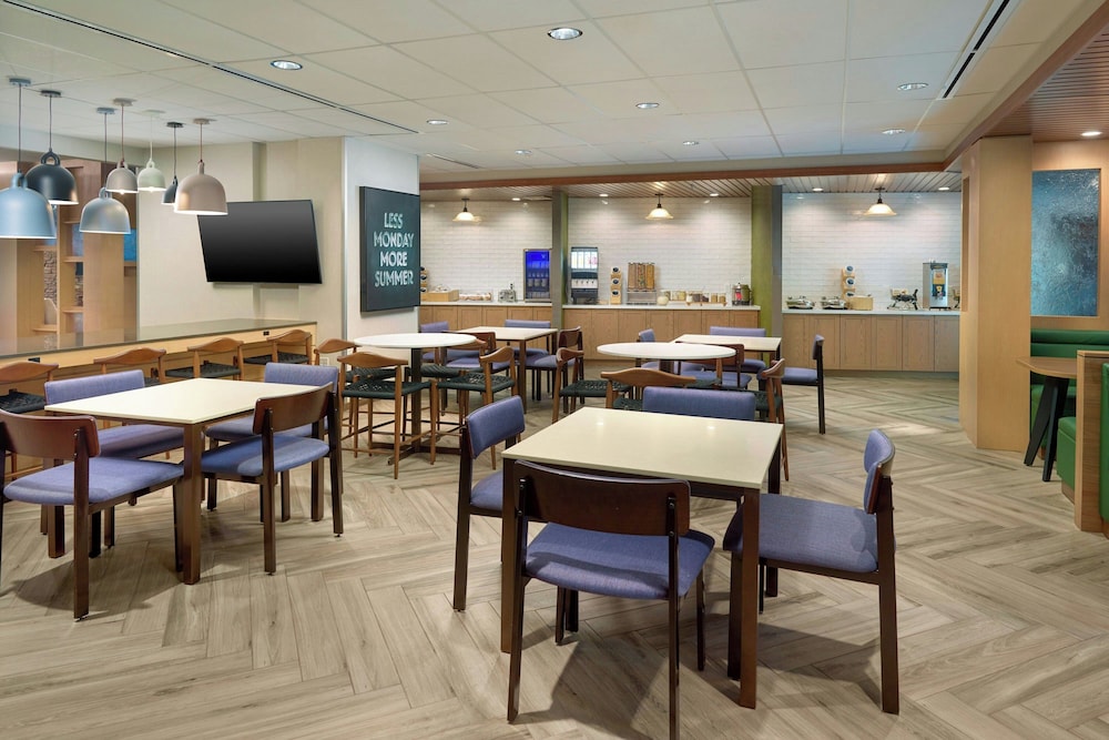 Fairfield Inn & Suites By Marriott Alpharetta Avalon Area 20/27
