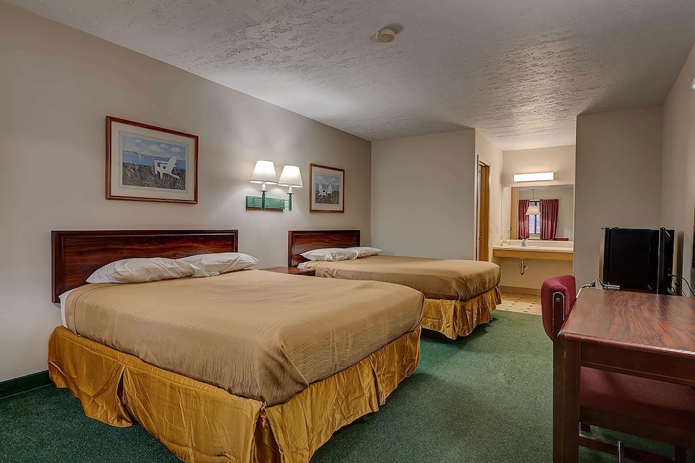 Travelodge by Wyndham Spirit Lake/Okoboji 14/53