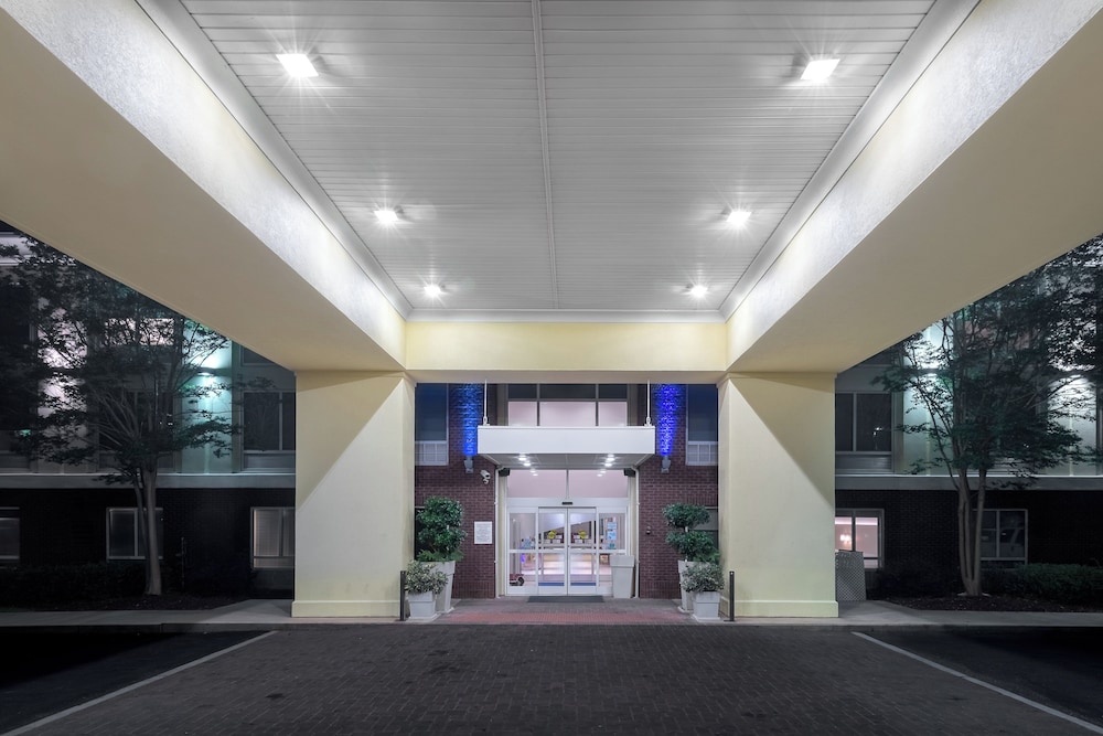 Holiday Inn Express Hotel & Suites Daphne 10/74