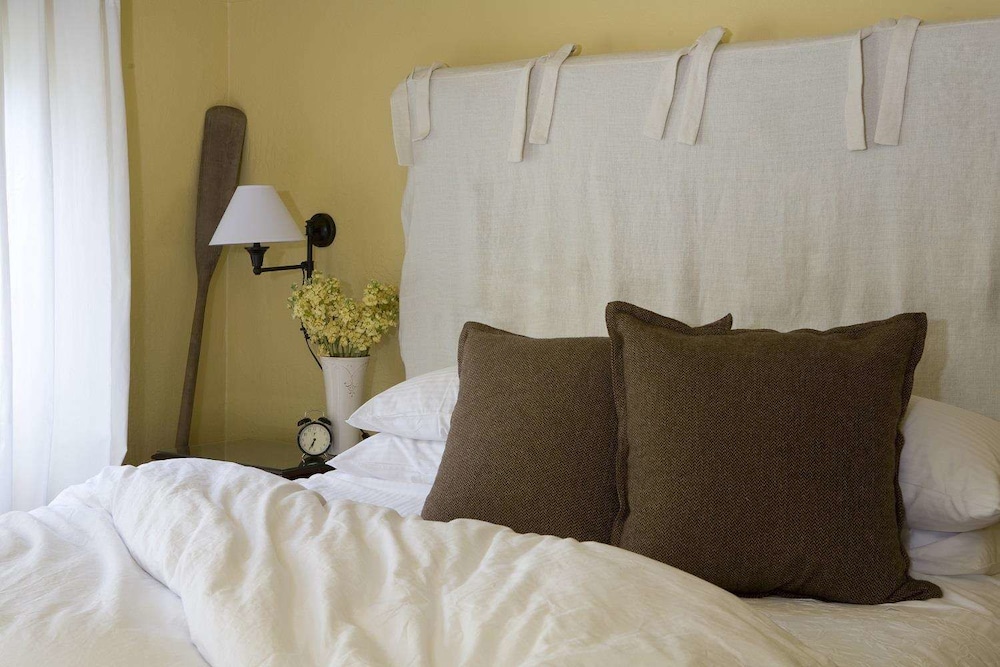 FARMHOUSE INN 23/50