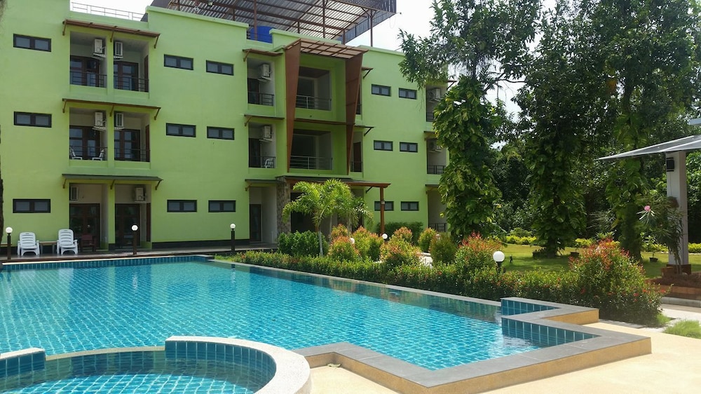 Morakot Lanta Resort 59/63