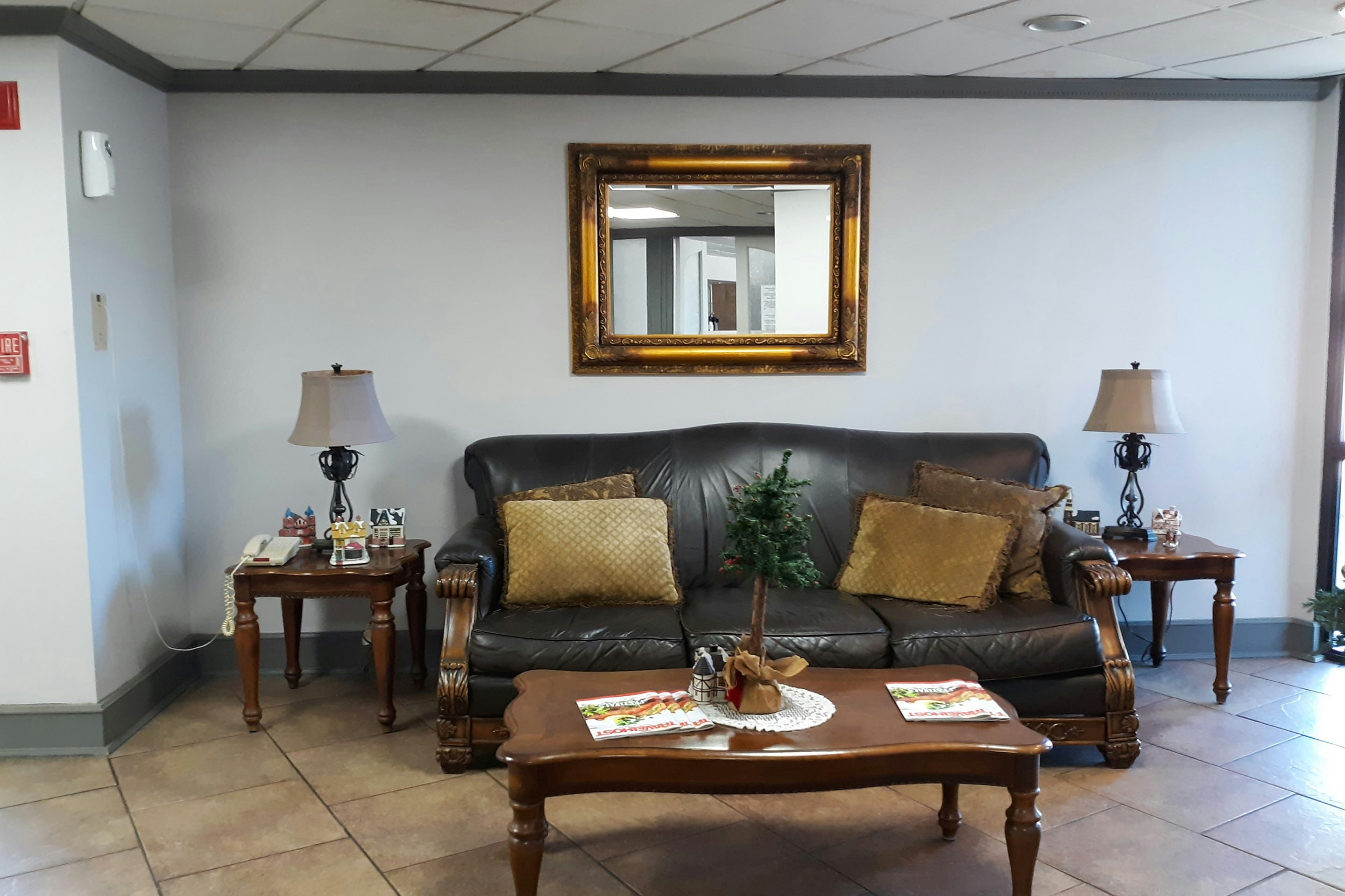 Hotel Port Allen LA I-10 West 25/34