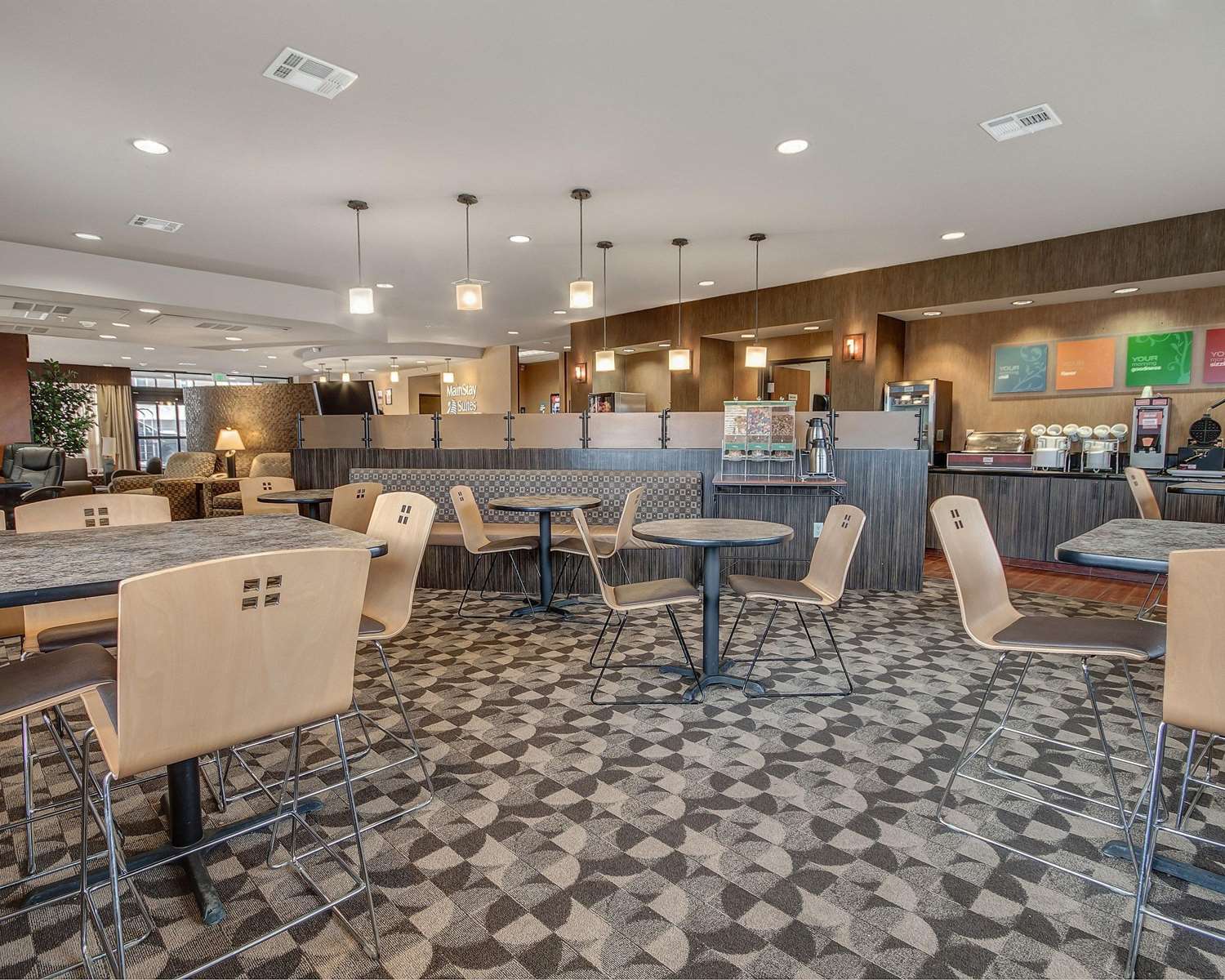 MainStay Suites Hobbs, NM 15/18