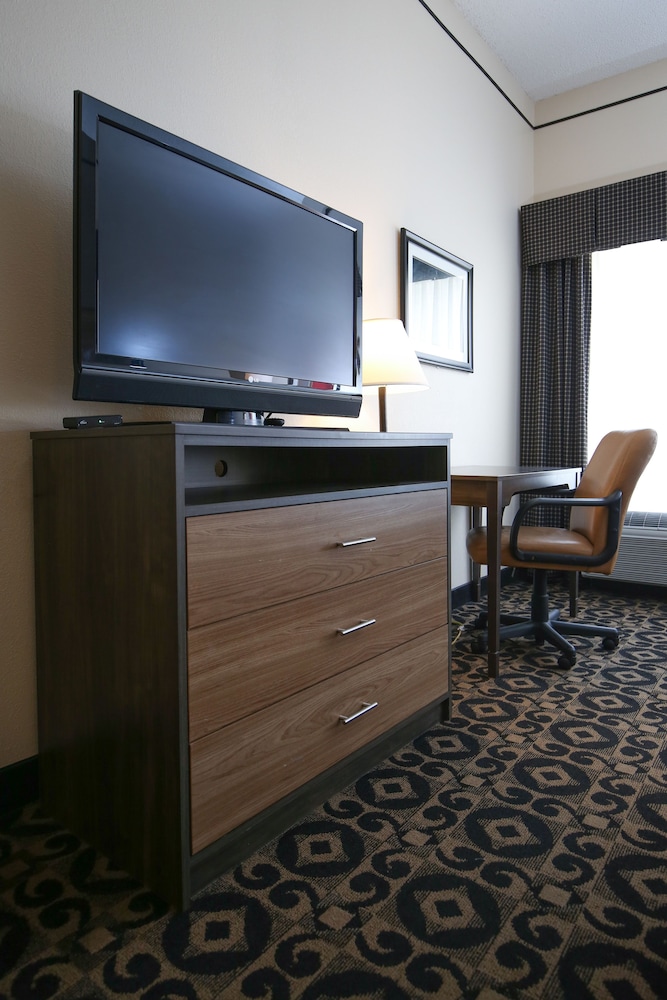 Quality Inn & Suites Boone - University Area 8/24