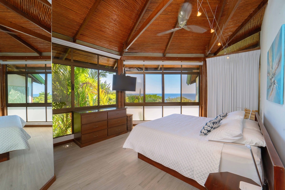 Tulemar Resort 30/77