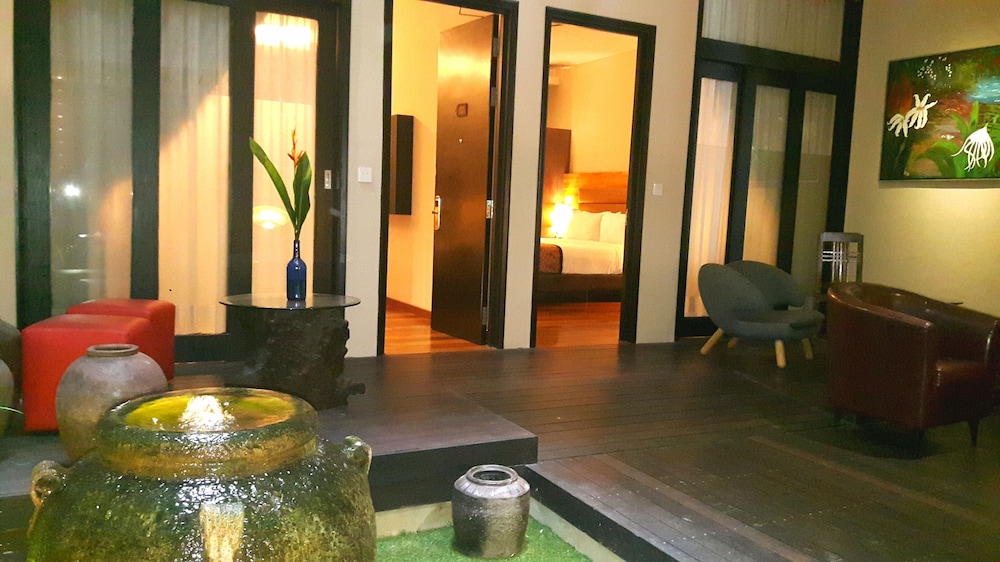 The Ranee Boutique Suites 32/74