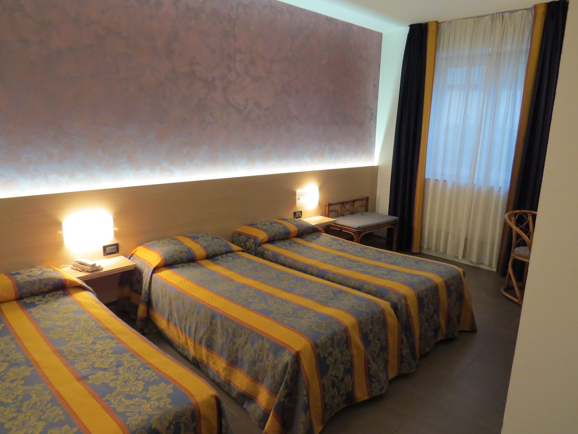 ROOM, TRIPLE