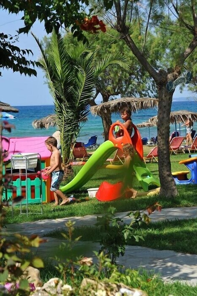 Fiore Beach Studios 18/41