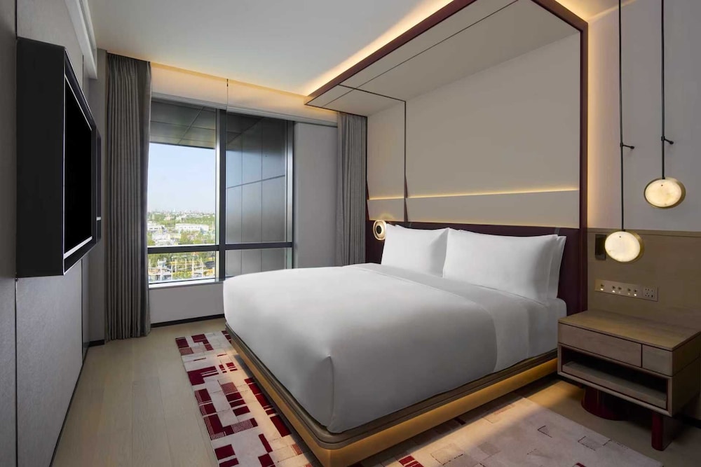 Duplex, Courtyard, Suite, King Bed