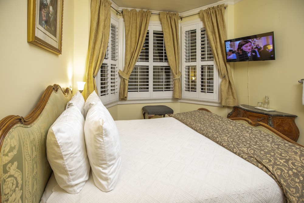 The Washington Square Inn 43/82