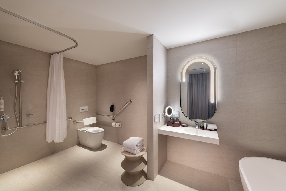 Adelaide Marriott Hotel 45/47