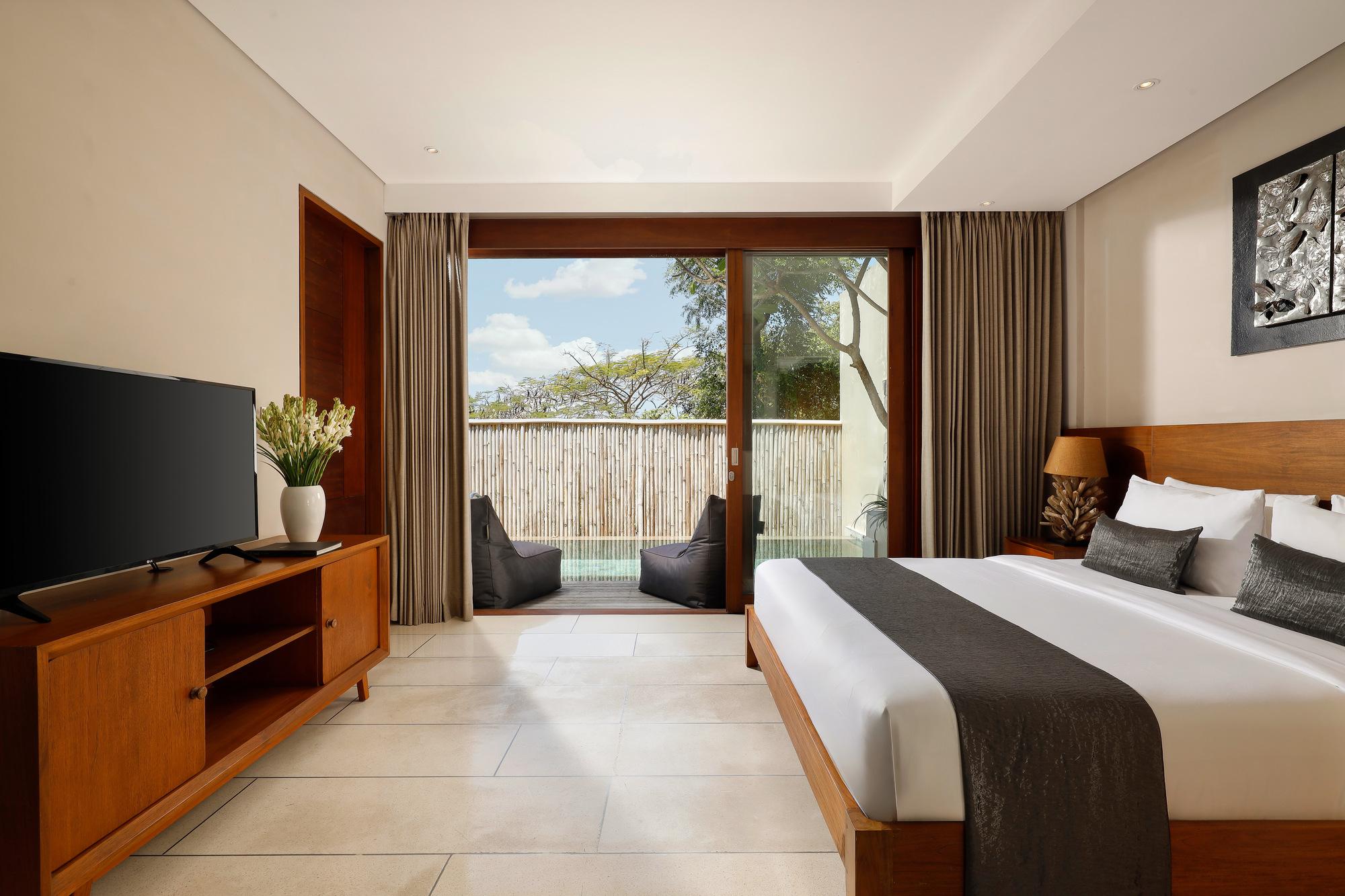 3 Bedrooms, Suite, Pool Terrace