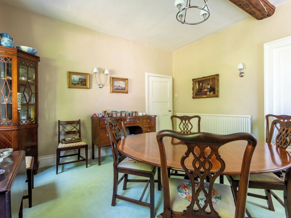 The Old Vicarage B&B 32/50