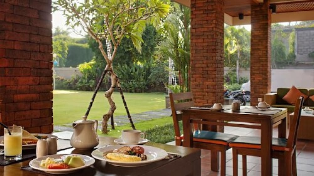 Kubu Cempaka Seminyak Hotel 43/62