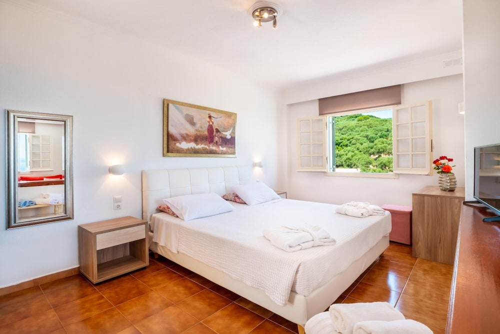 Pelagos Hotel 6/40