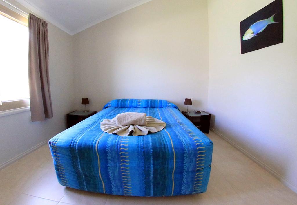 NINGALOO CORAL BAY 9/26