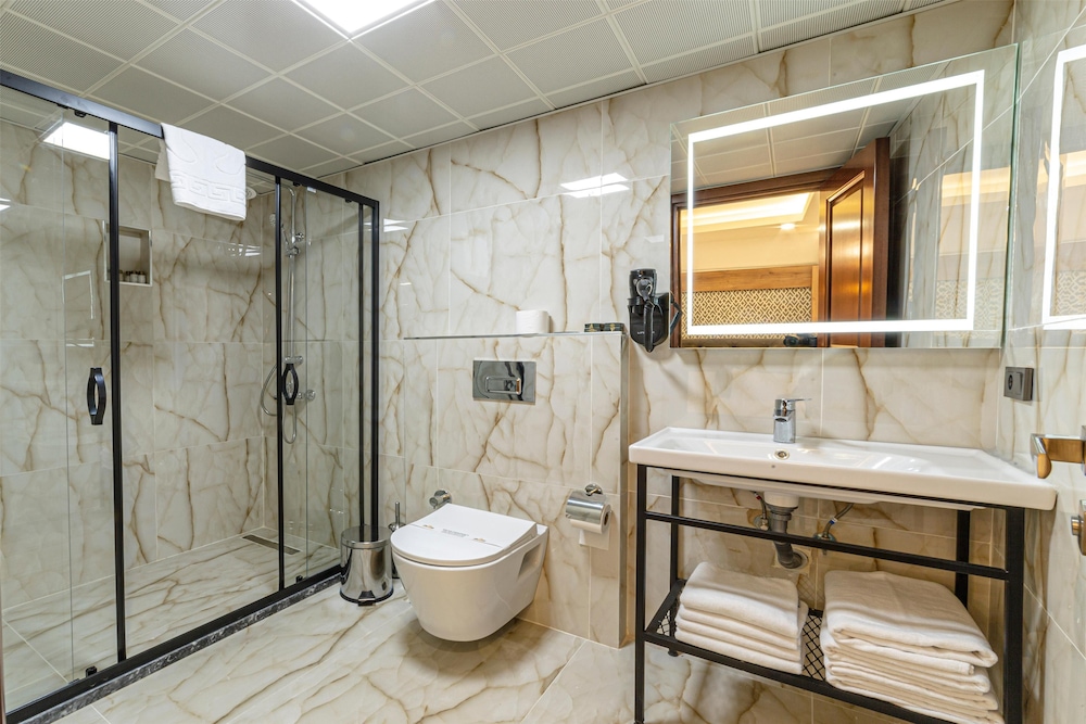 World Heritage Center Hotel 48/50