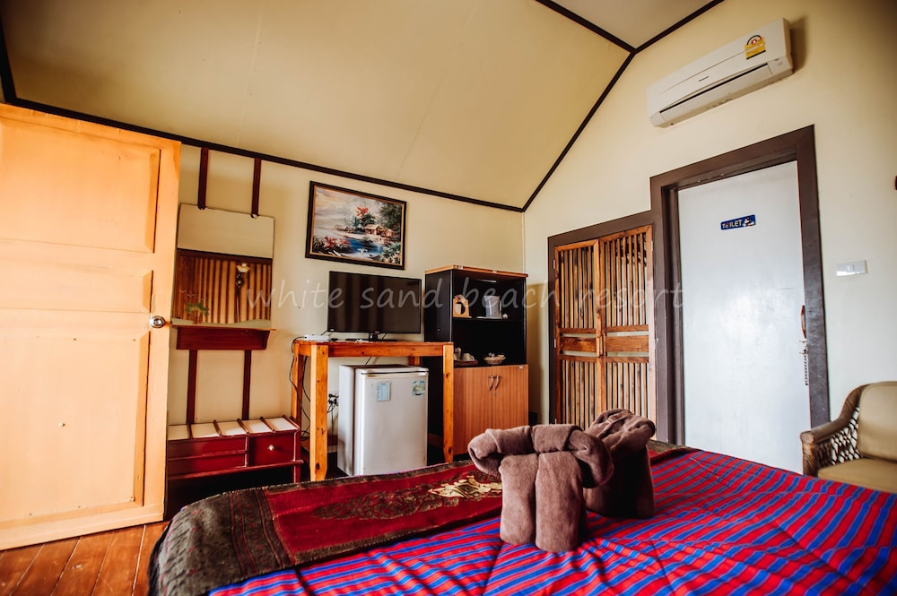 White Sand Beach Resort 49/74