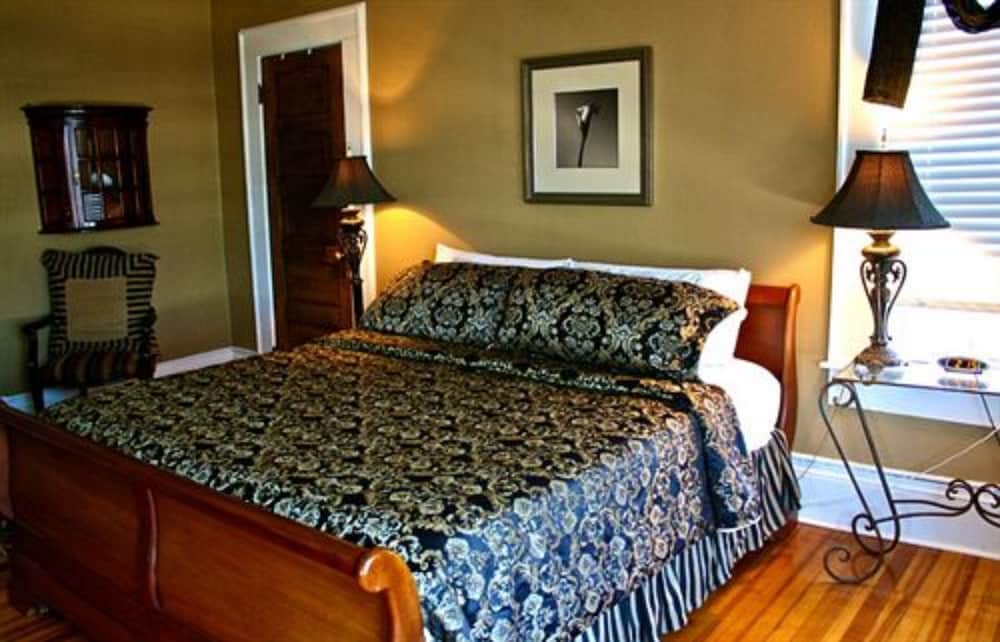 Inn on Church 3/45