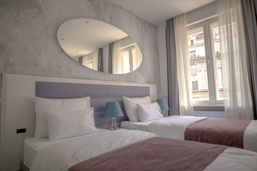 STANDARD, DOUBLE OR TWIN BED