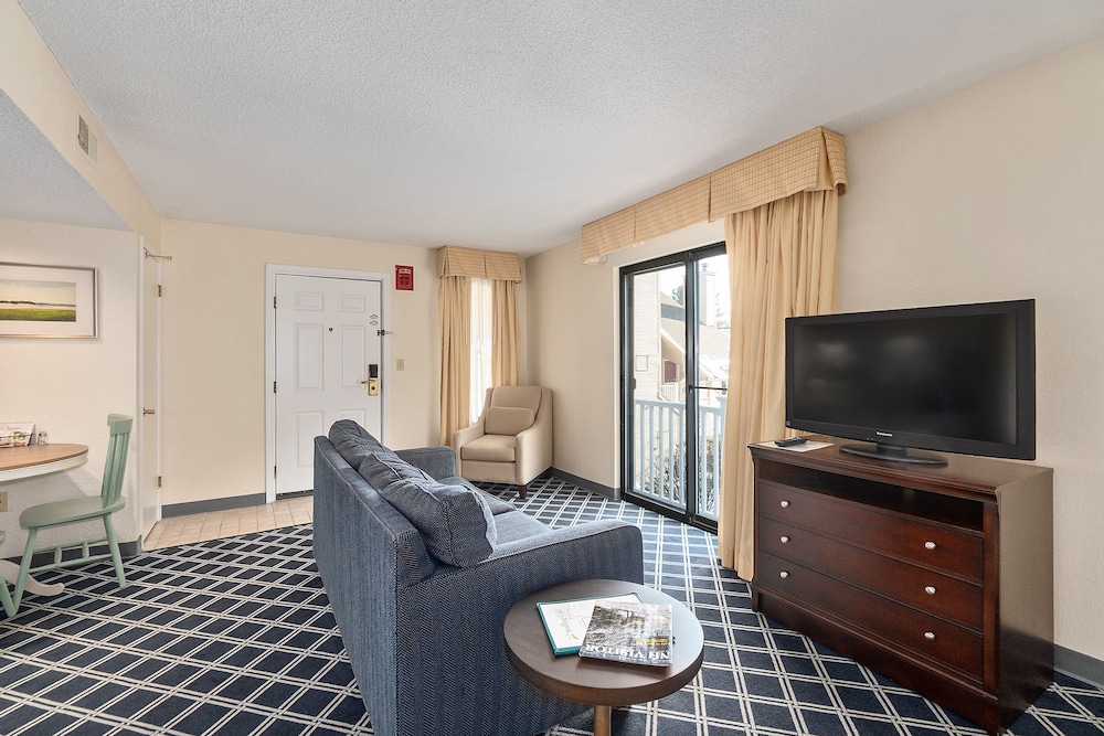 Residences at Daniel Webster 41/50