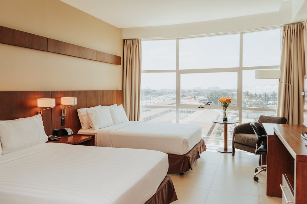 Holiday Inn Guayaquil Airport 15/78