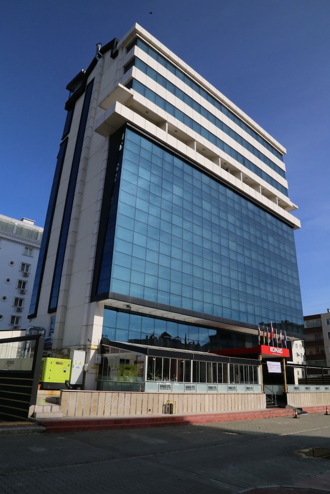 Konaks Hotel 3/42