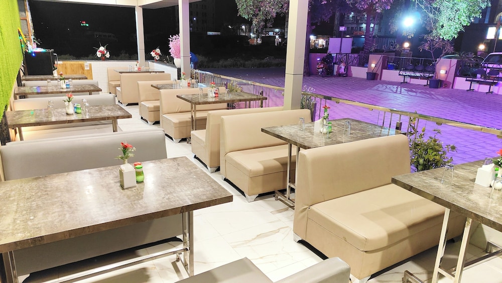 Hotel 9 Coin 34/48