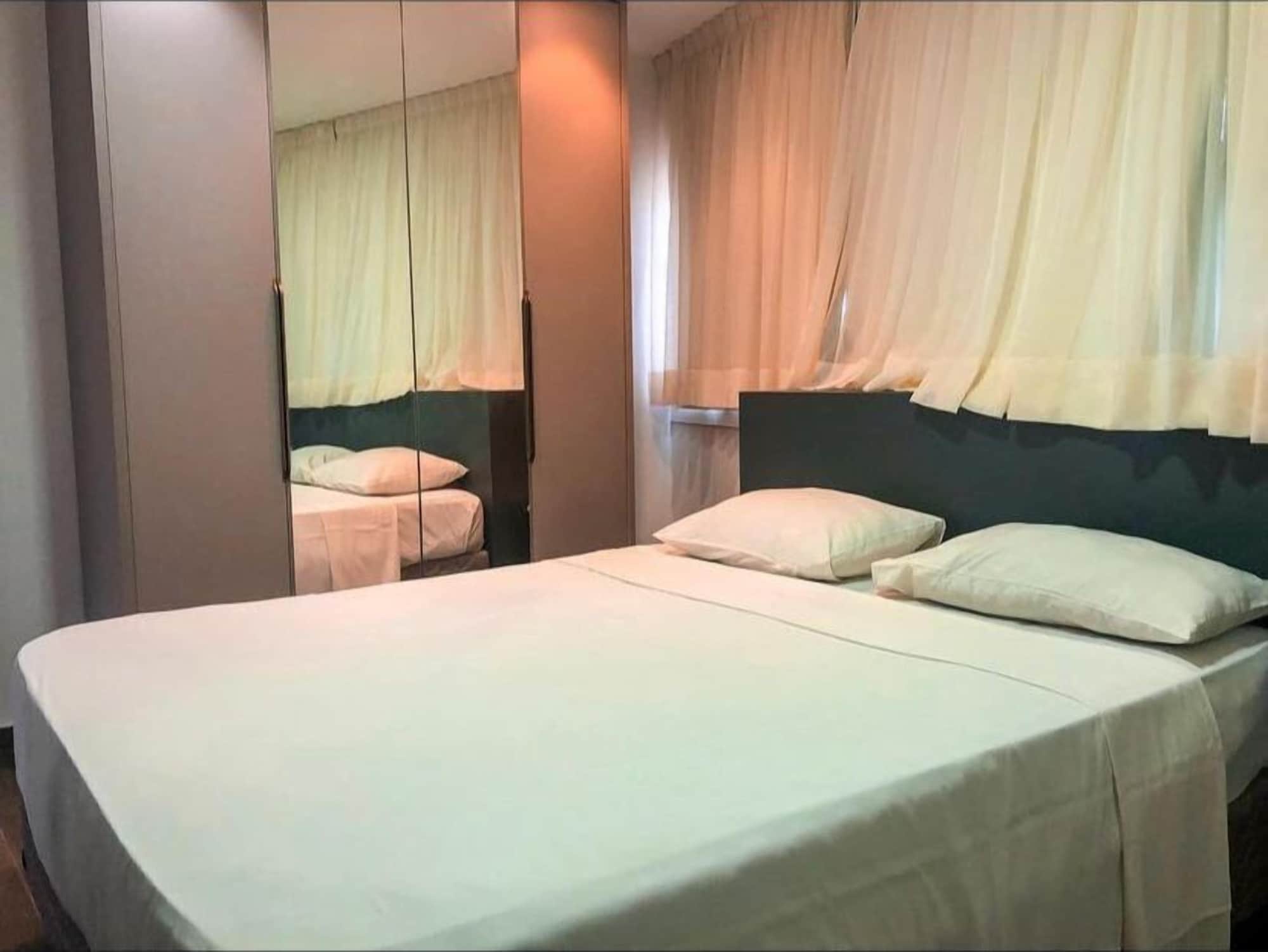 Standard, Double Bed, Bessa Golden Flats 2/9