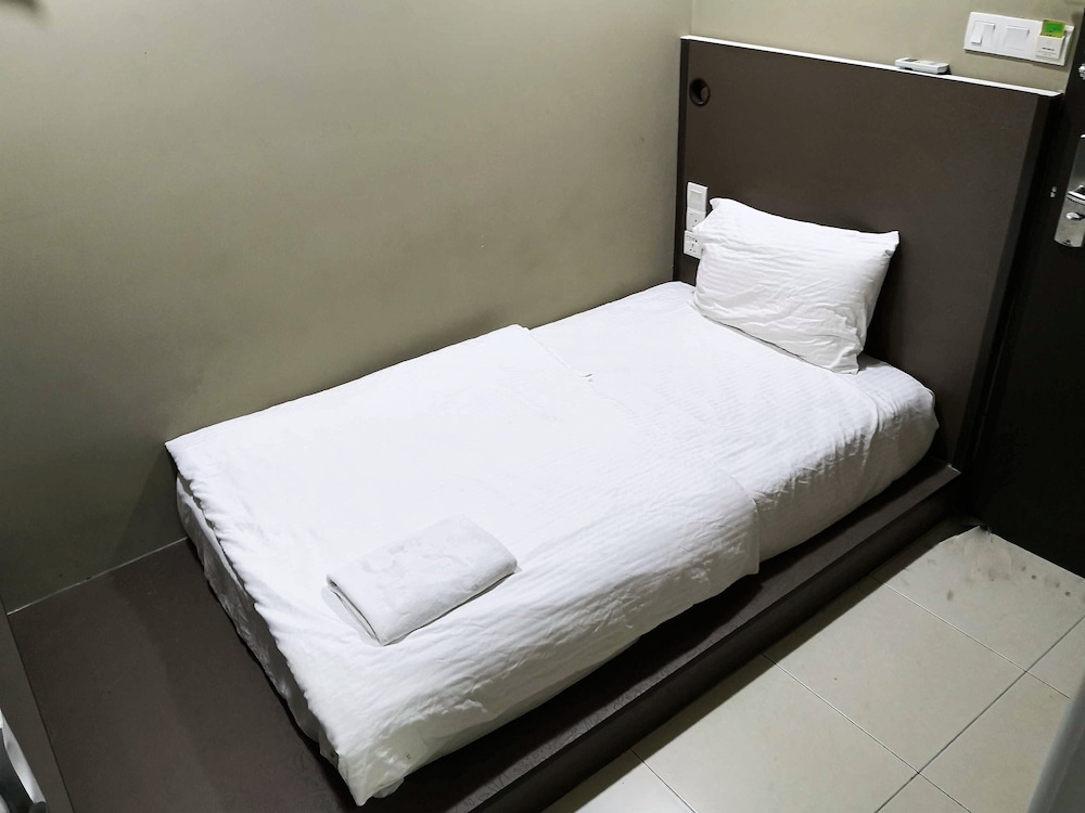Tropika Garden Hotel 32/41