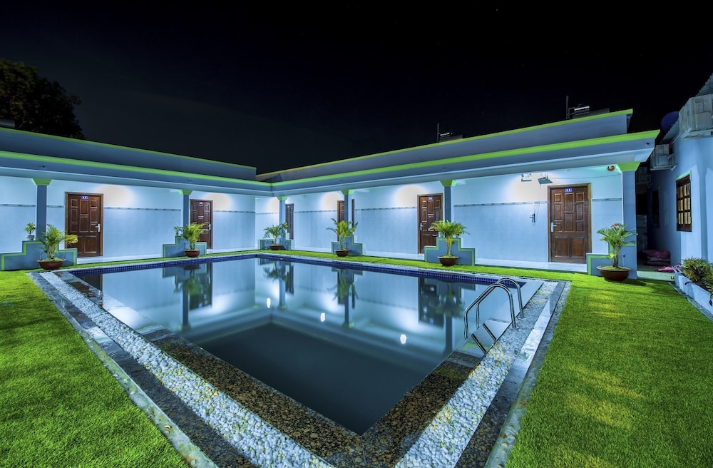 Hotel Nguyen Toan 24/29