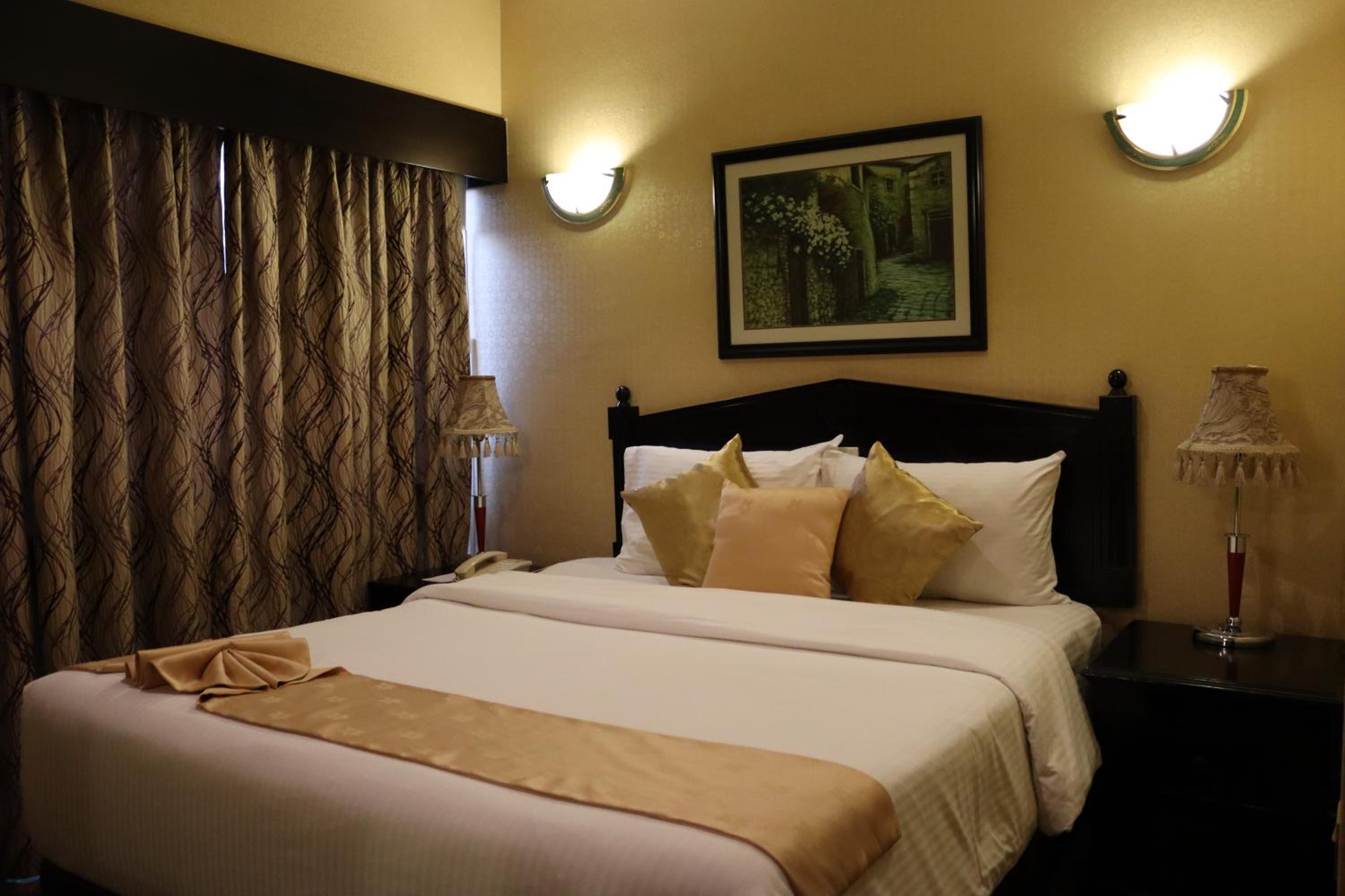 SUITES ROOM