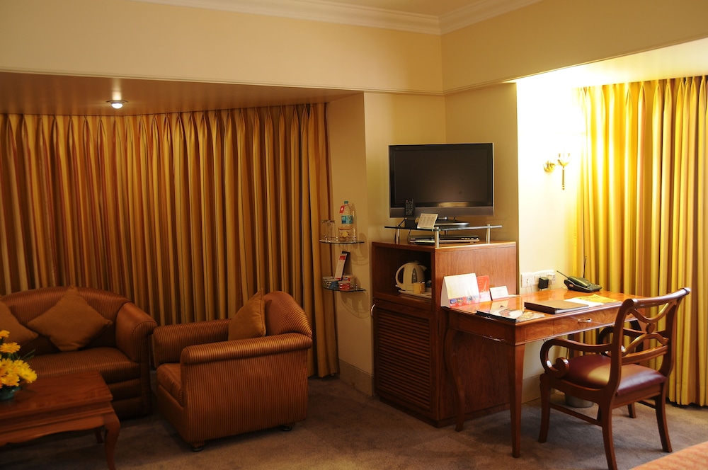 Ramada Plaza Palm Grove 28/54