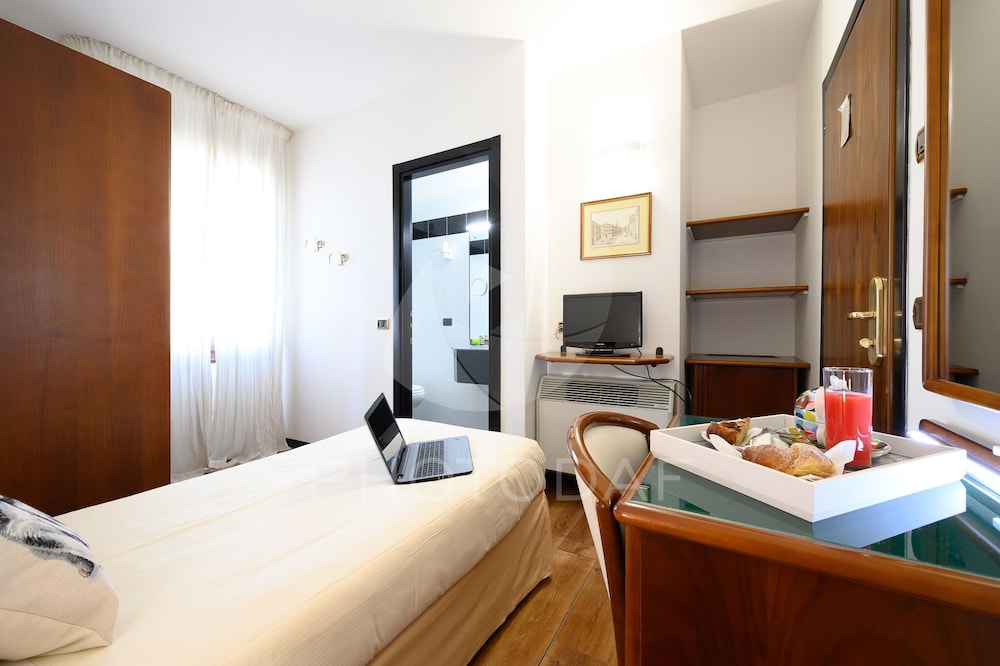 Hotel Daunia 12/34