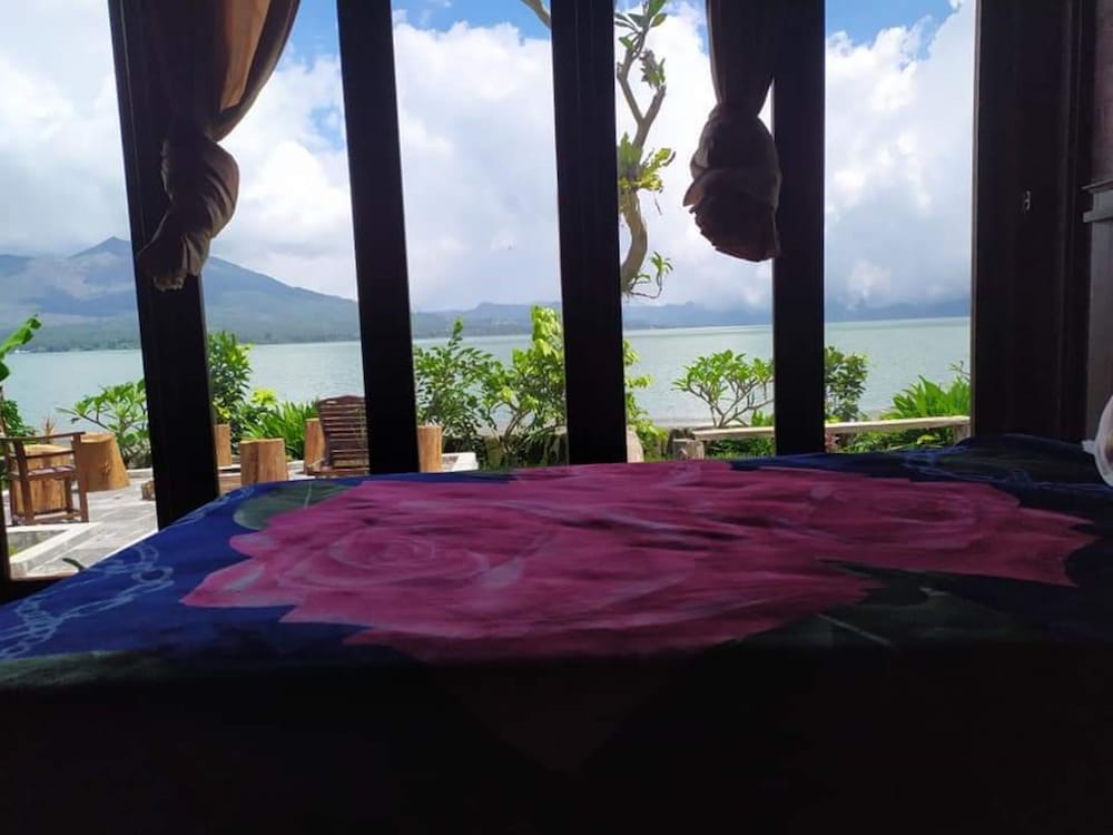 Batur Green Lake by ZUZU 8/33