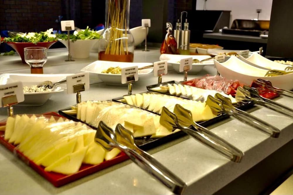 Emen S Hotel 25/48