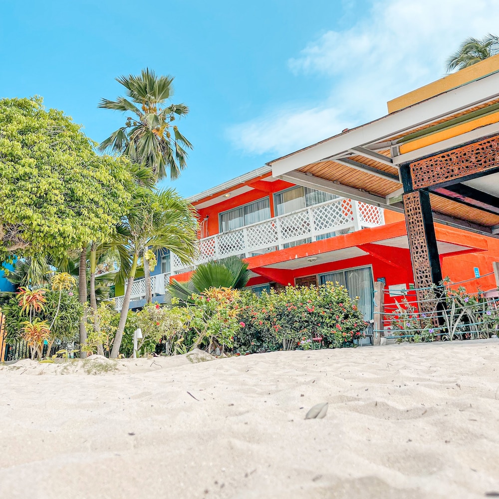 Hotel Cocoplum Beach 7/73
