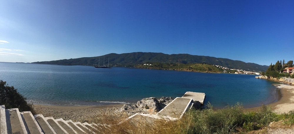KOSTIS VILLAS 64/70