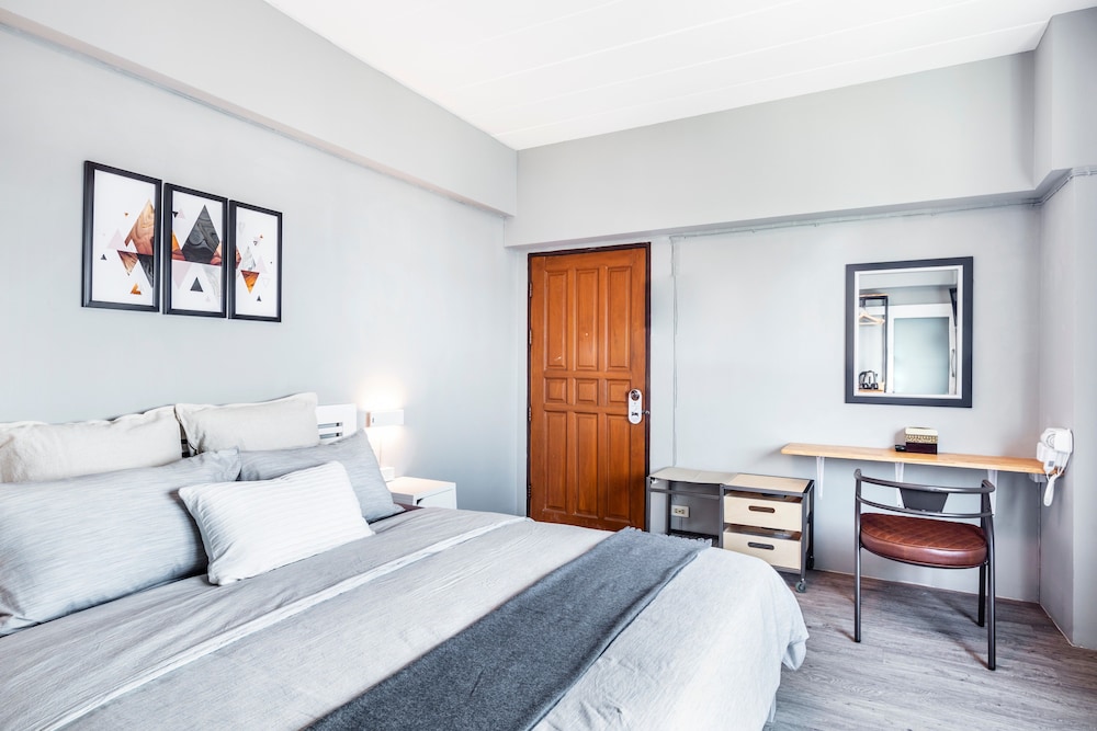 Penyos Residence 25/73