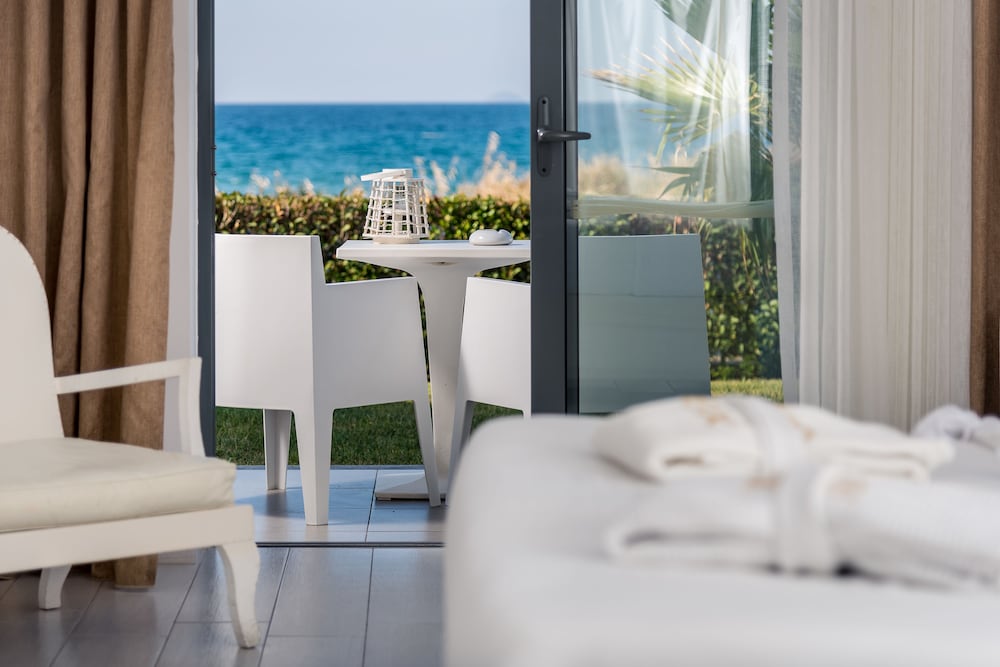 Diamond Deluxe Hotel Wellness Amp Spa Adults Only 34/76
