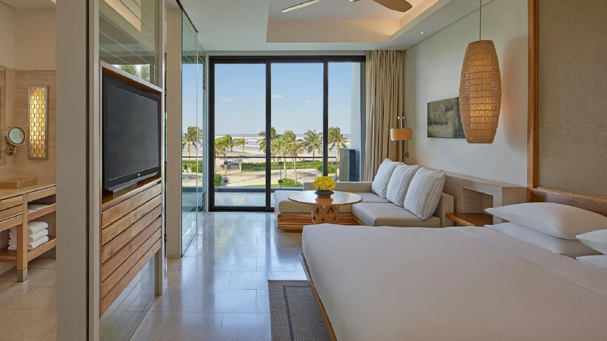 ROOM, KING BED, OCEAN VIEW
