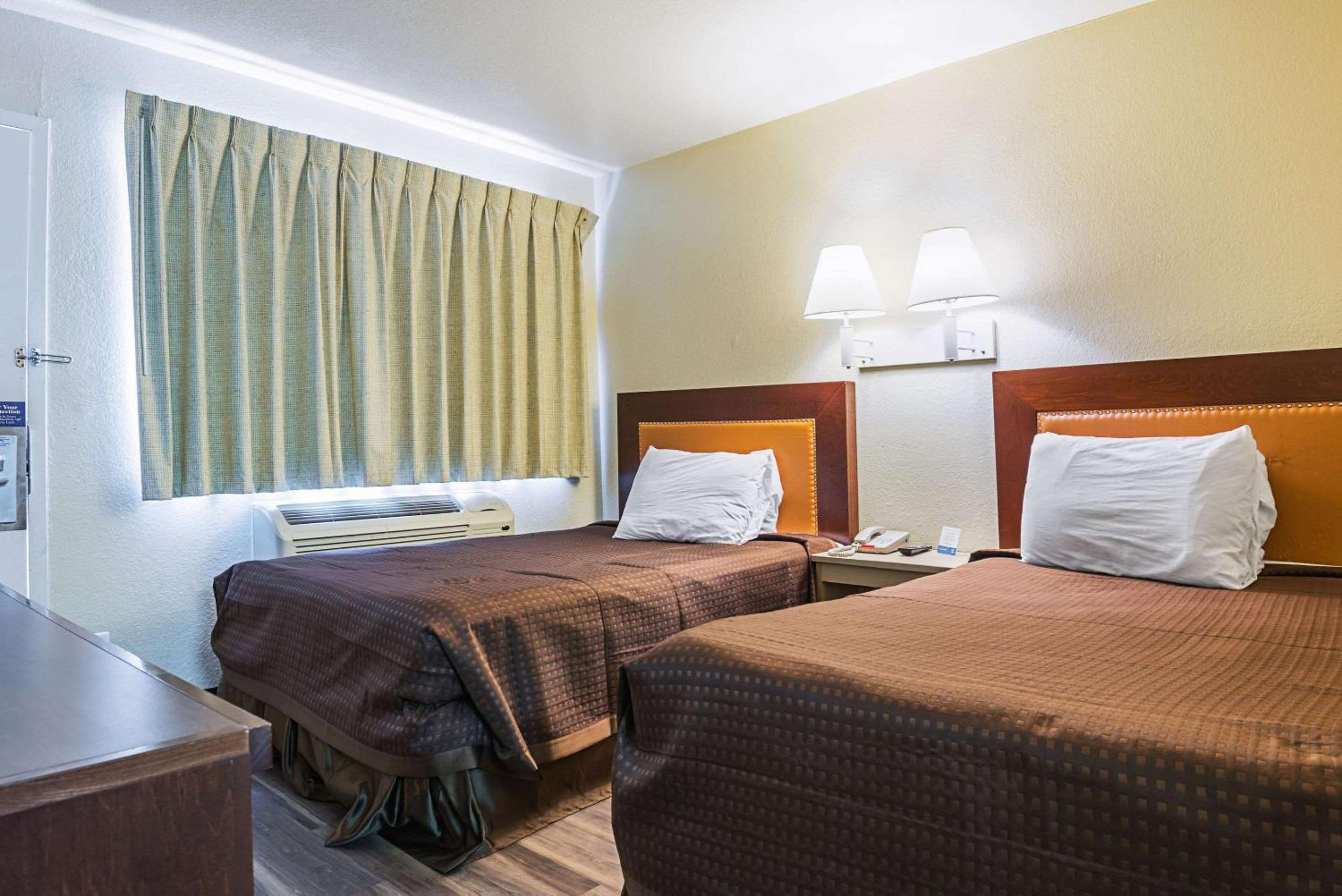 ROOM, 2 DOUBLE BEDS, SMOKING