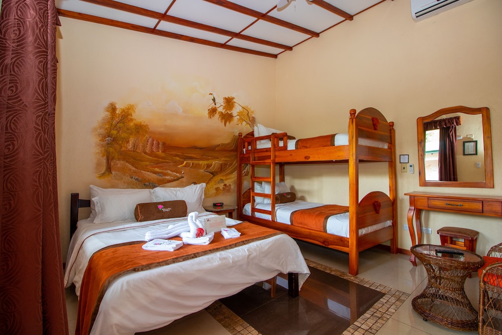 Hotel La Rosa De America 54/70