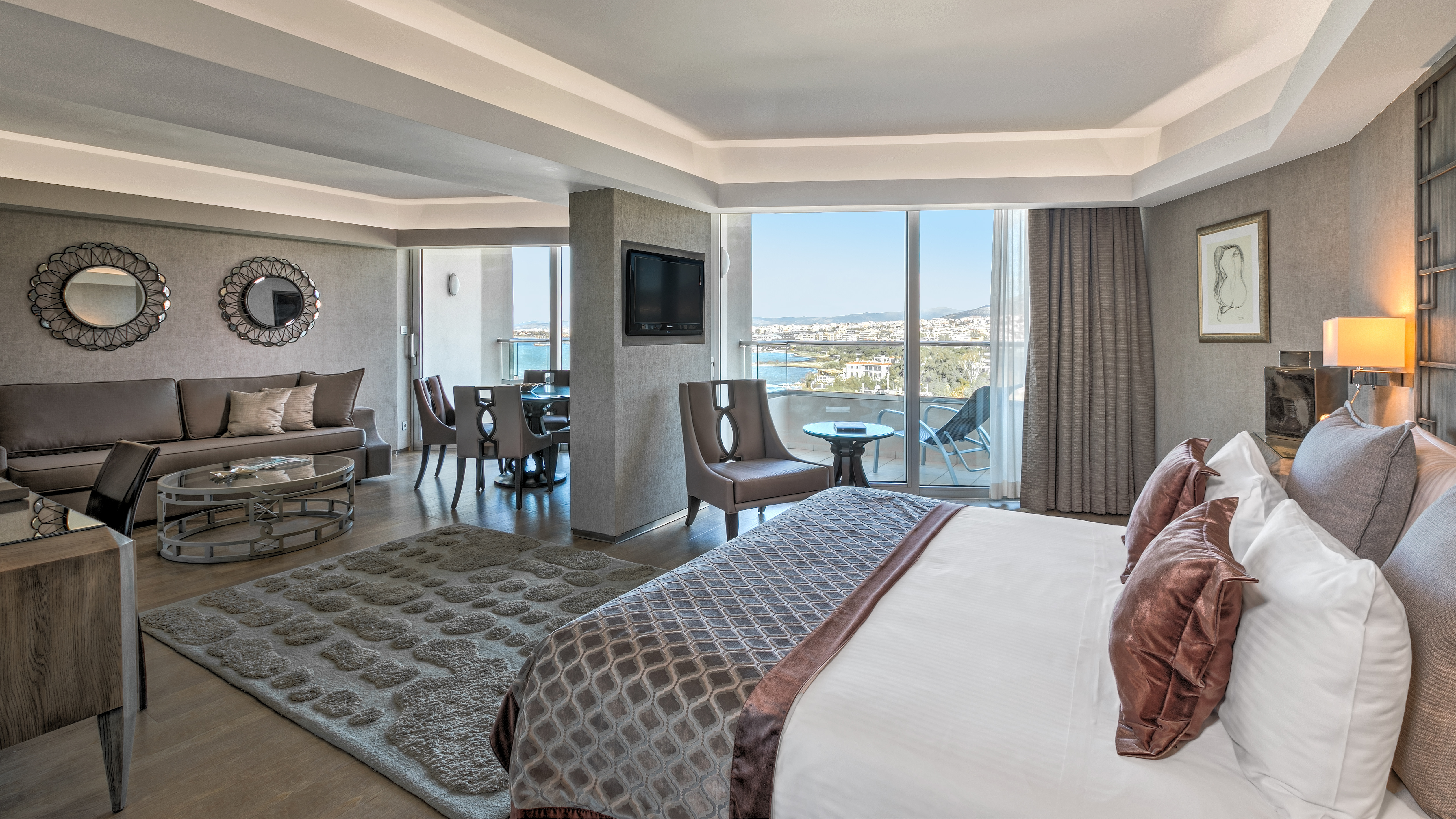 Divine, Suite