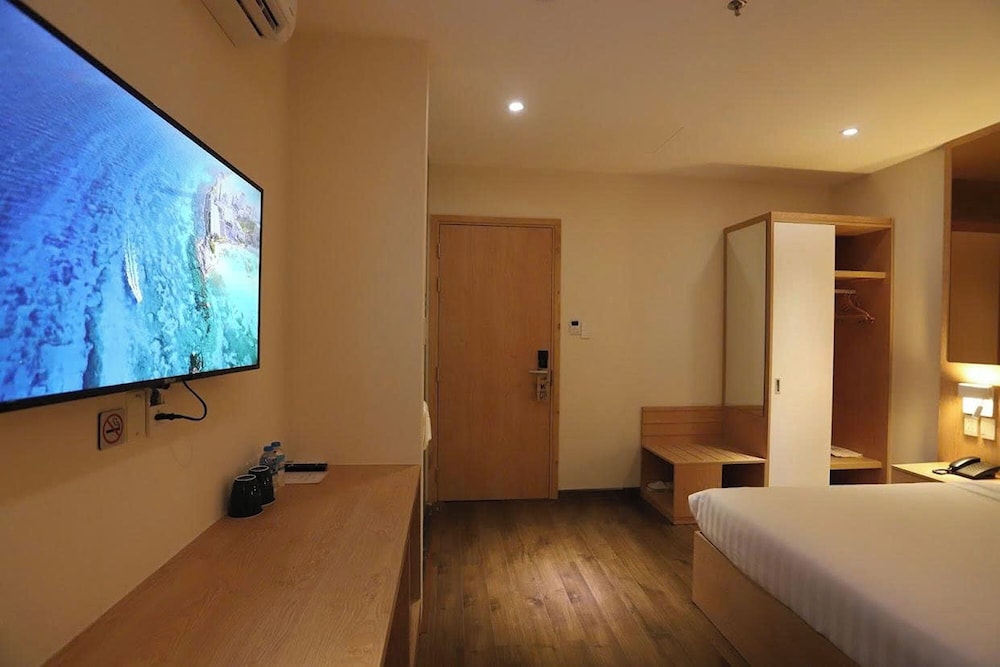 Lanura Apartments and Hotel 20/45