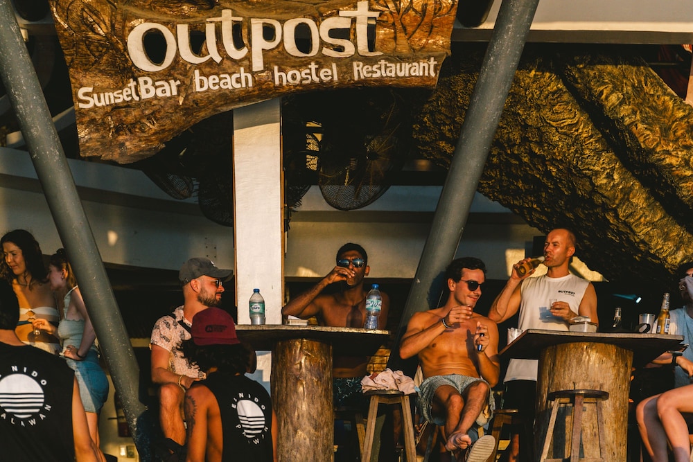 Outpost Beach Hostel - Adults Only 10/57